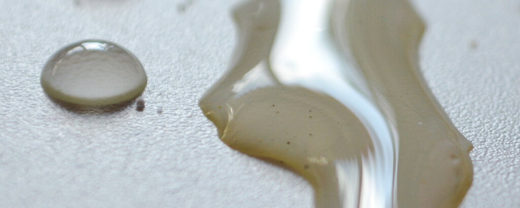 Agavendicksaft enth&auml;lt sehr viel Fruchtzucker und daher nicht so gesund wie Ahornsirup.