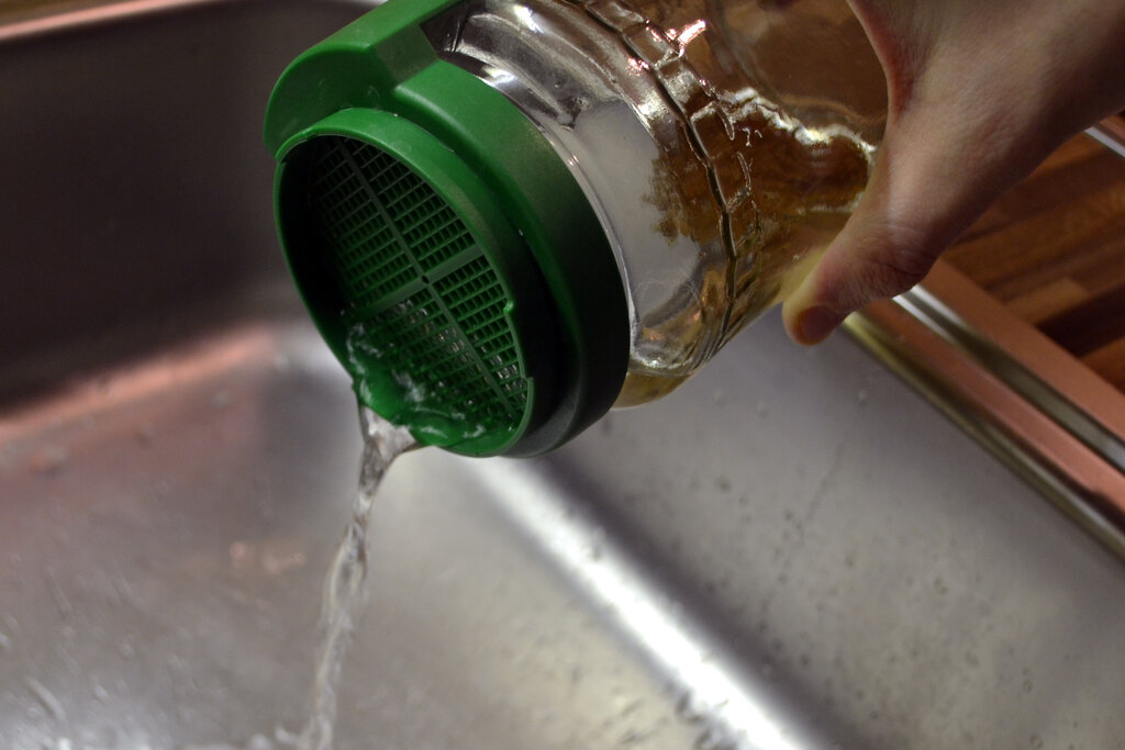 Jetzt sch&uuml;ttet ihr das Wasser komplett wieder raus...