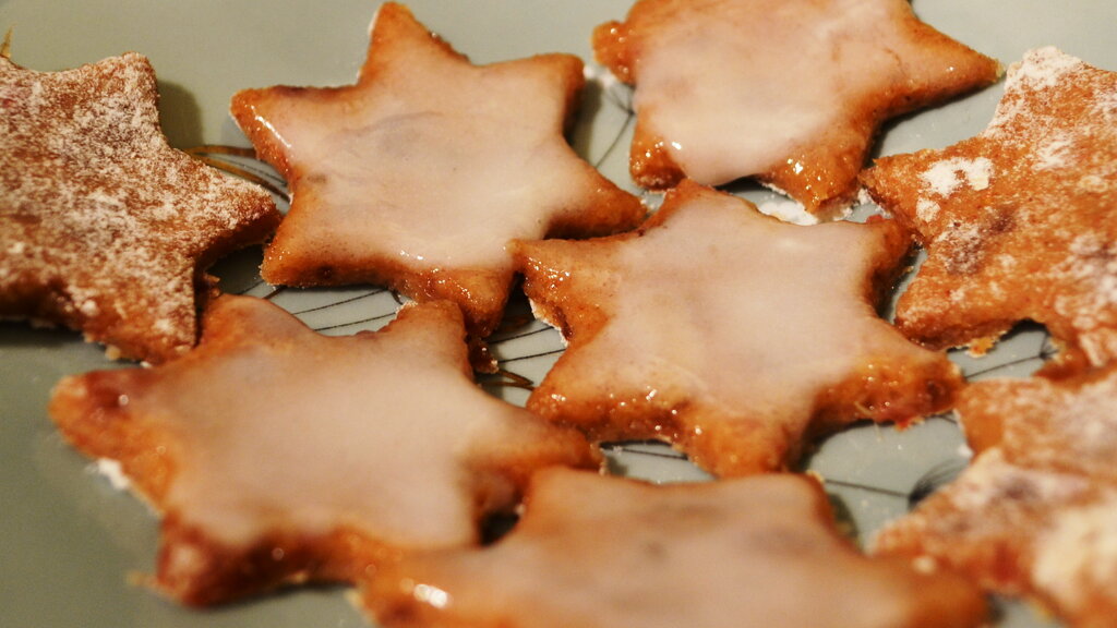 Zimtsterne ohne Zucker und Gluten