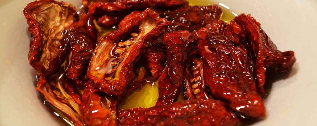 Kauft eure getrockneten Tomaten ohne &Ouml;l und legt sie dann selbst ein - ganz nach eurem Geschmack.