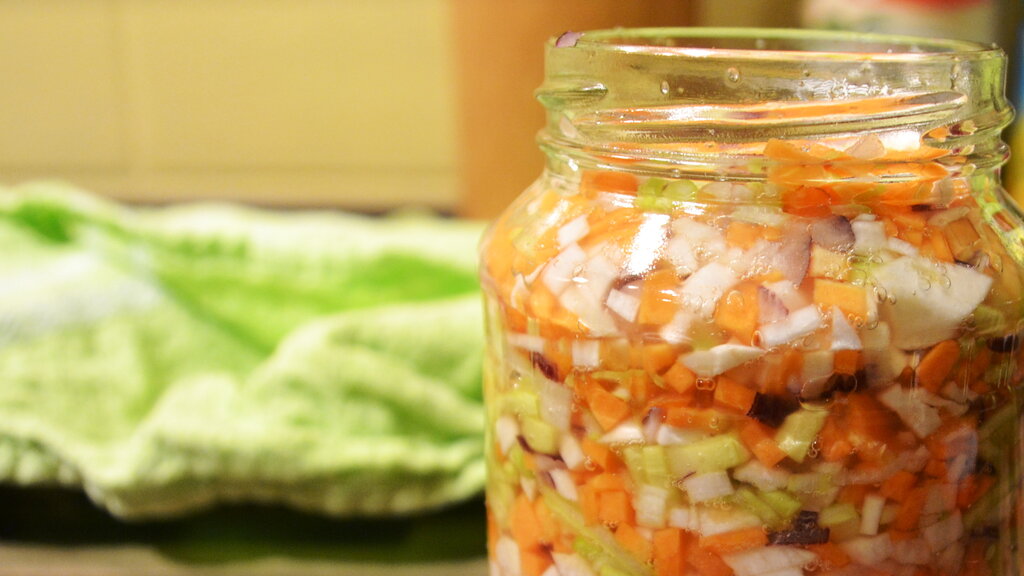 Selbstgemachte haltbare Gem&uuml;sebr&uuml;he