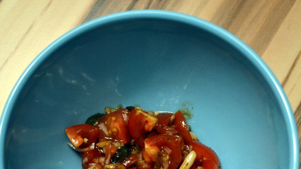 Tomatensalat - einfach und schnell