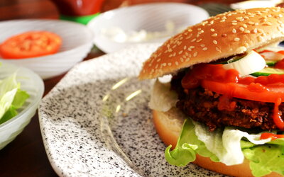 Hamburger mit veganer Frikadelle
